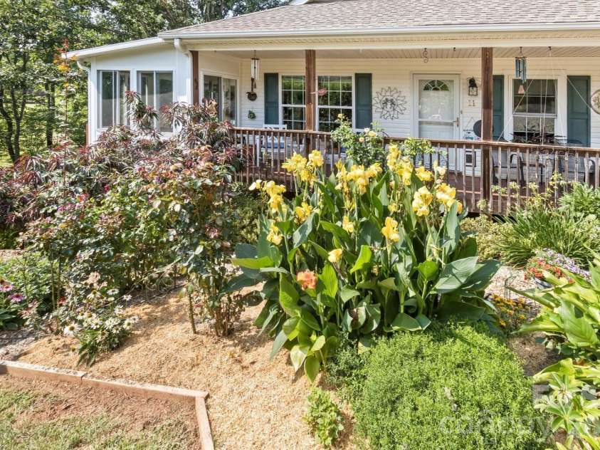11 Dusty Lane, Leicester, NC 28748.  MLS# CAR4412609, YatesRealty ID 42377. 