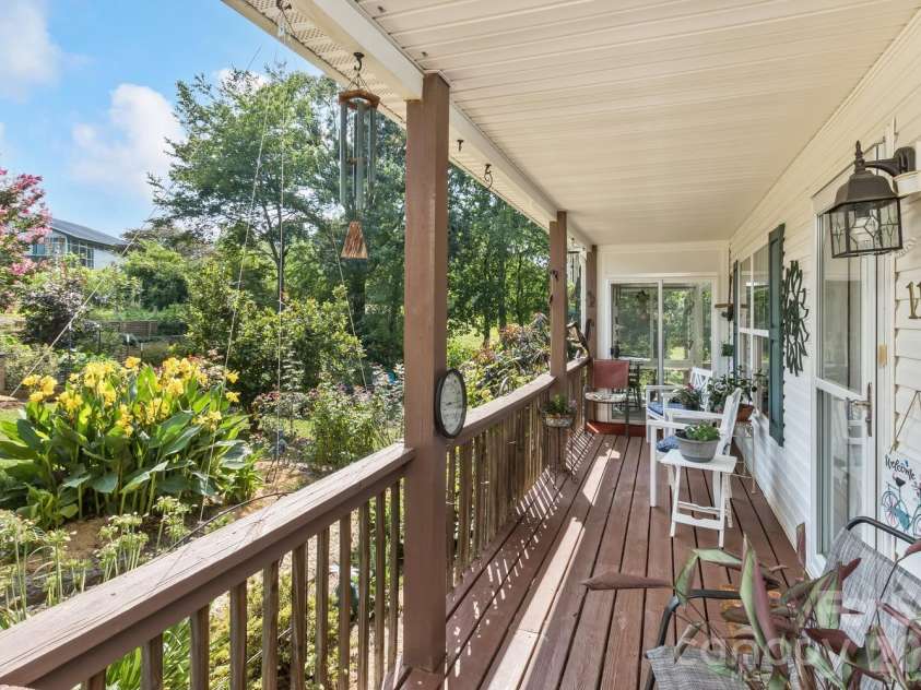 11 Dusty Lane, Leicester, NC 28748.  MLS# CAR4412609, YatesRealty ID 42377. 