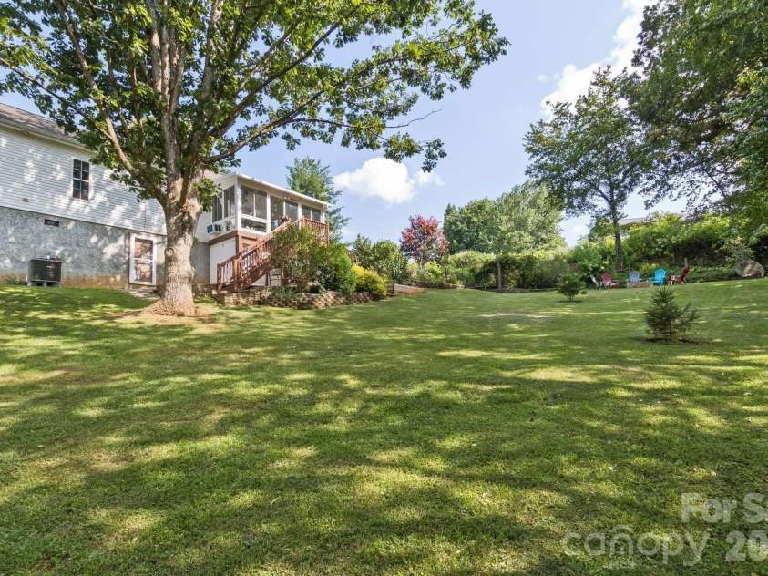 11 Dusty Lane, Leicester, NC 28748.  MLS# CAR4412609, YatesRealty ID 42377. 