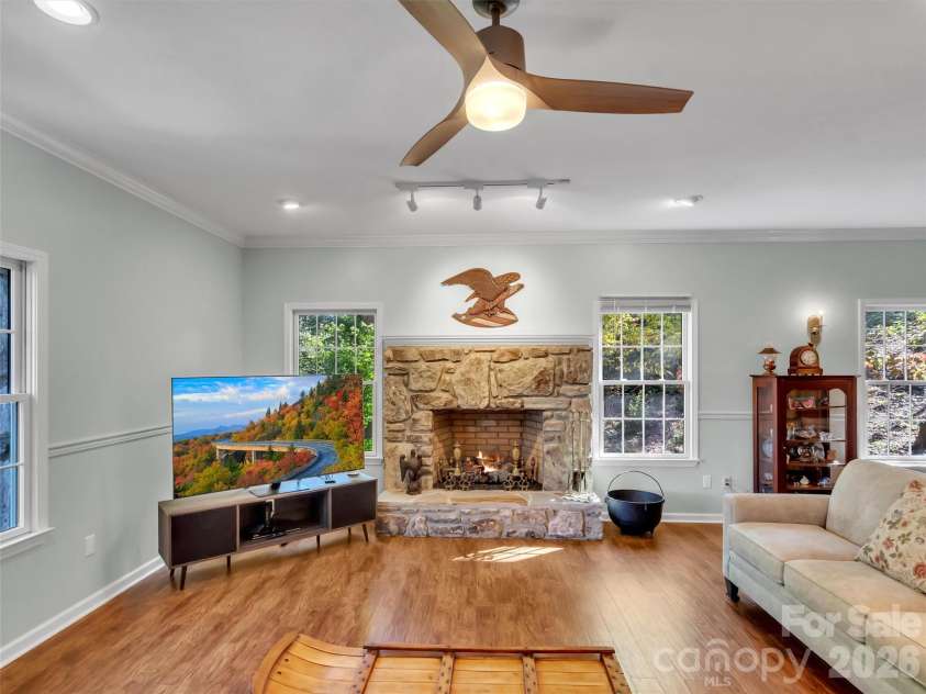 132 Aldersgate Road, Waynesville, NC 28786.  MLS# CAR4410422, YatesRealty ID 42379. 