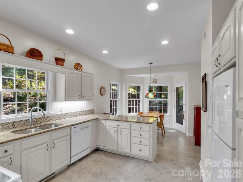 132 Aldersgate Road, Waynesville, NC 28786.  MLS# CAR4410422, YatesRealty ID 42379. 
