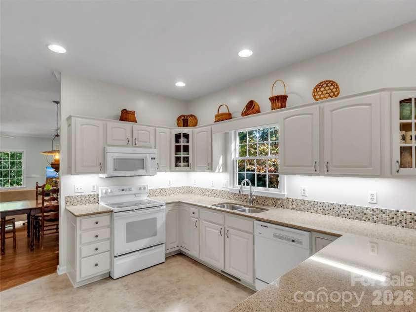 132 Aldersgate Road, Waynesville, NC 28786.  MLS# CAR4410422, YatesRealty ID 42379. 