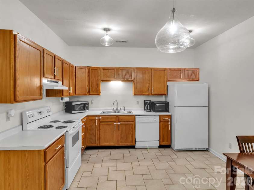132 Aldersgate Road, Waynesville, NC 28786.  MLS# CAR4410422, YatesRealty ID 42379. 