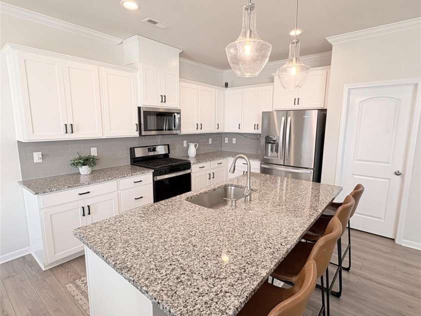 19117 Hawk Haven Lane, Charlotte, NC 28278.  MLS# CAR4215357, YatesRealty ID 4238. 