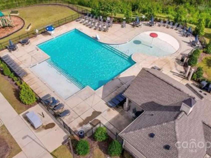 19117 Hawk Haven Lane, Charlotte, NC 28278.  MLS# CAR4215357, YatesRealty ID 4238. Community Amenities