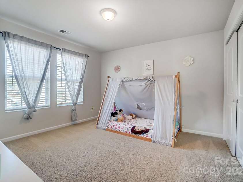 19117 Hawk Haven Lane, Charlotte, NC 28278.  MLS# CAR4215357, YatesRealty ID 4238. Upstairs bedroom 4