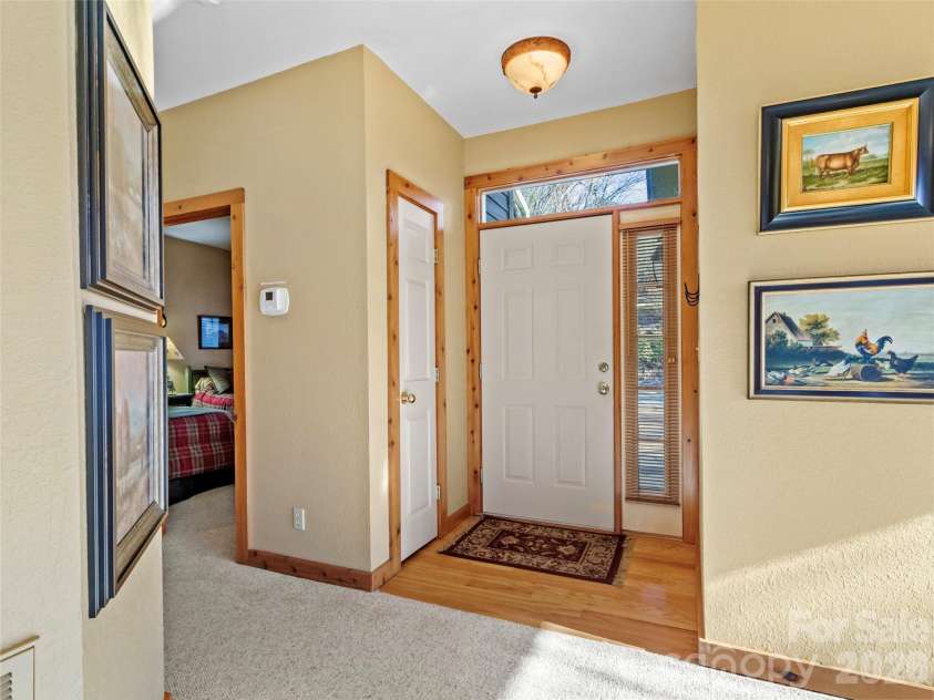 80 Stoney Falls Loop, Burnsville, NC 28714.  MLS# CAR4335875, YatesRealty ID 4238. 