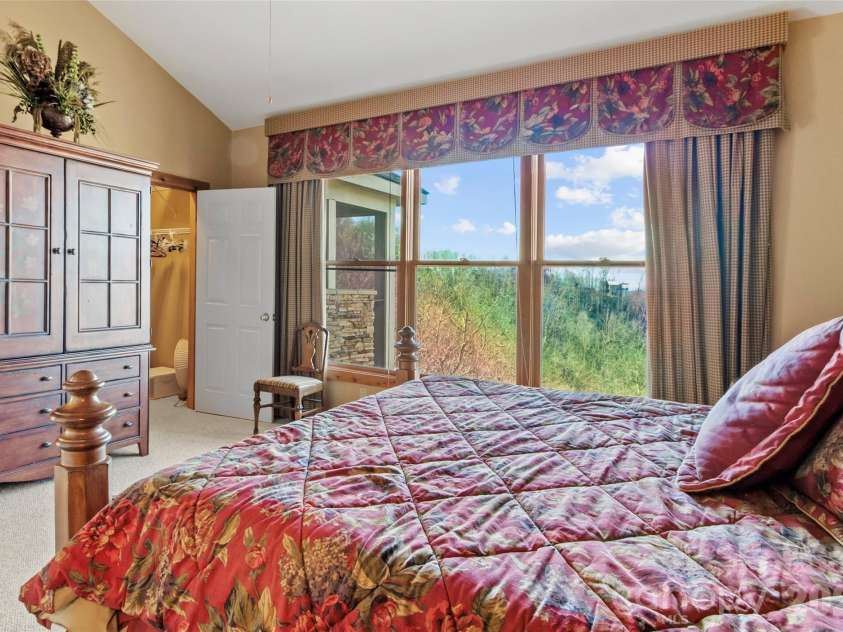 80 Stoney Falls Loop, Burnsville, NC 28714.  MLS# CAR4335875, YatesRealty ID 4238. 