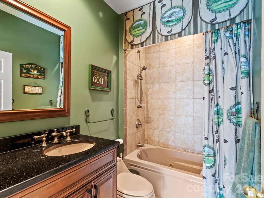 80 Stoney Falls Loop, Burnsville, NC 28714.  MLS# CAR4335875, YatesRealty ID 4238. 