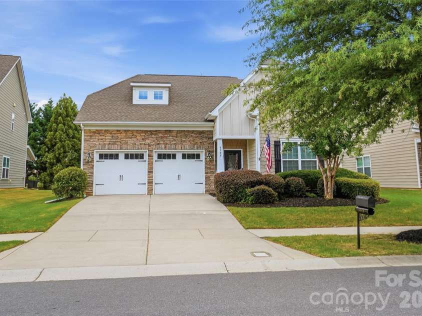 3715 Franklin Meadows Drive, Matthews, NC 28105.  MLS# CAR4400468, YatesRealty ID 42380. 