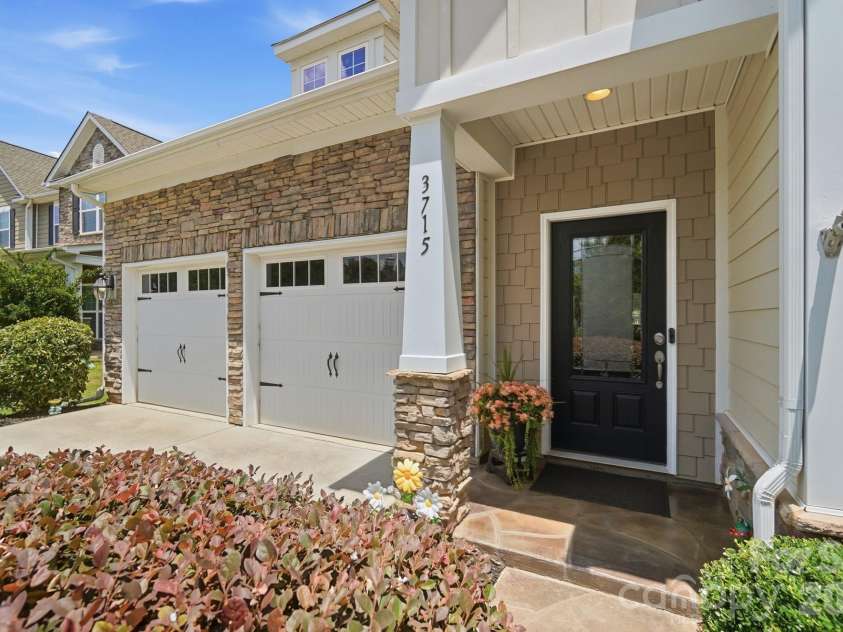 3715 Franklin Meadows Drive, Matthews, NC 28105.  MLS# CAR4400468, YatesRealty ID 42380. 