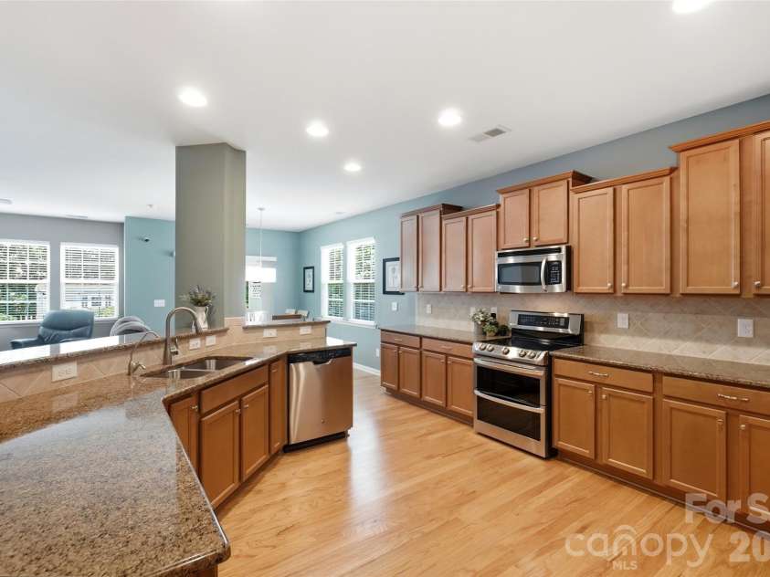 3715 Franklin Meadows Drive, Matthews, NC 28105.  MLS# CAR4400468, YatesRealty ID 42380. 
