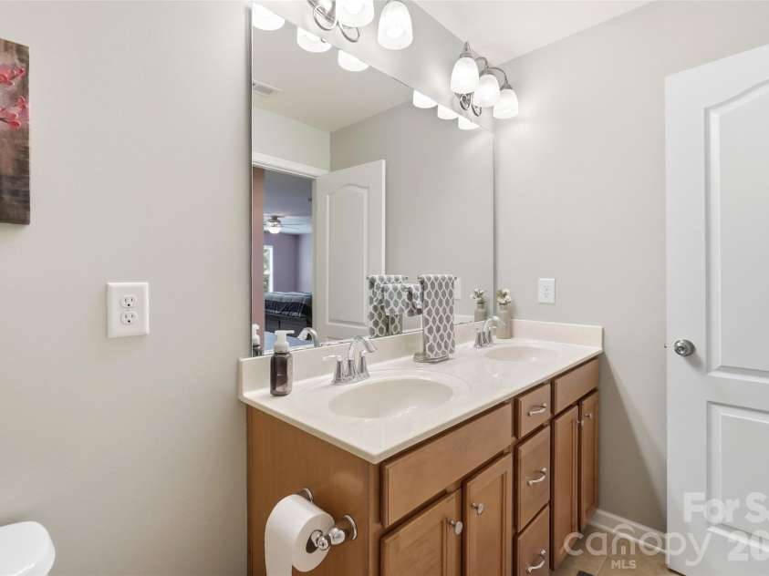 3715 Franklin Meadows Drive, Matthews, NC 28105.  MLS# CAR4400468, YatesRealty ID 42380. 