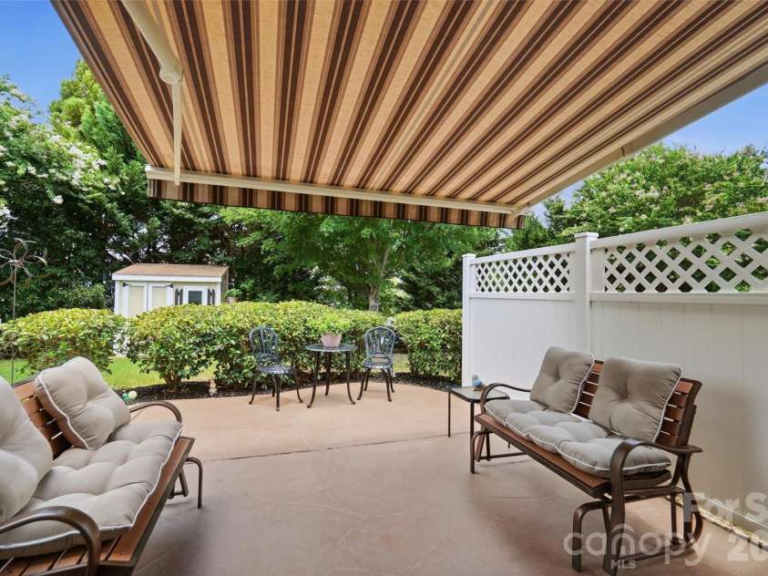 3715 Franklin Meadows Drive, Matthews, NC 28105.  MLS# CAR4400468, YatesRealty ID 42380. 
