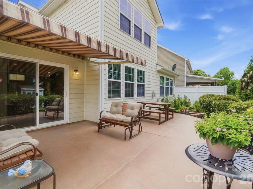 3715 Franklin Meadows Drive, Matthews, NC 28105.  MLS# CAR4400468, YatesRealty ID 42380. 
