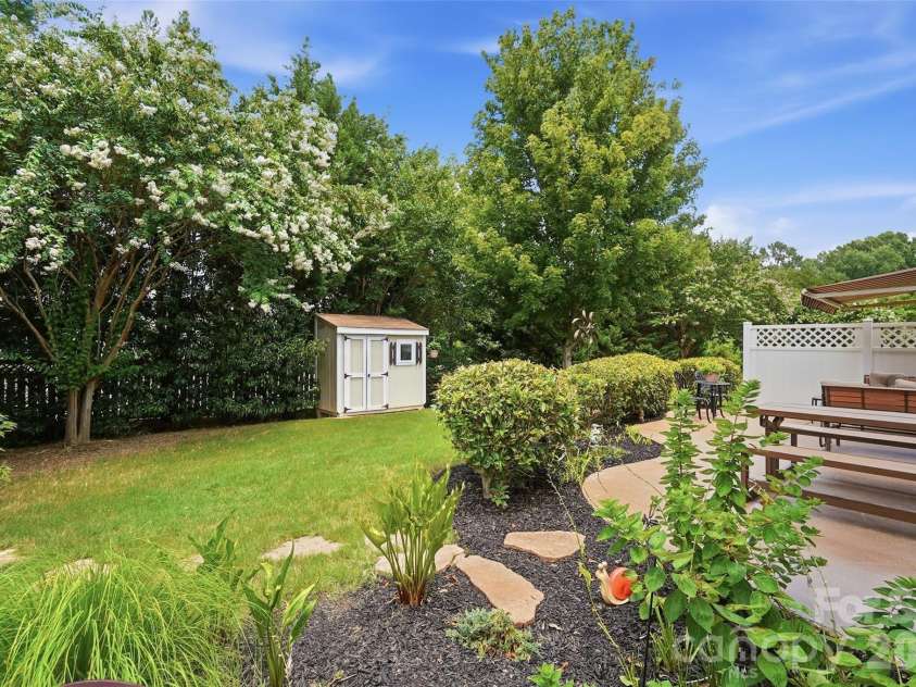 3715 Franklin Meadows Drive, Matthews, NC 28105.  MLS# CAR4400468, YatesRealty ID 42380. 