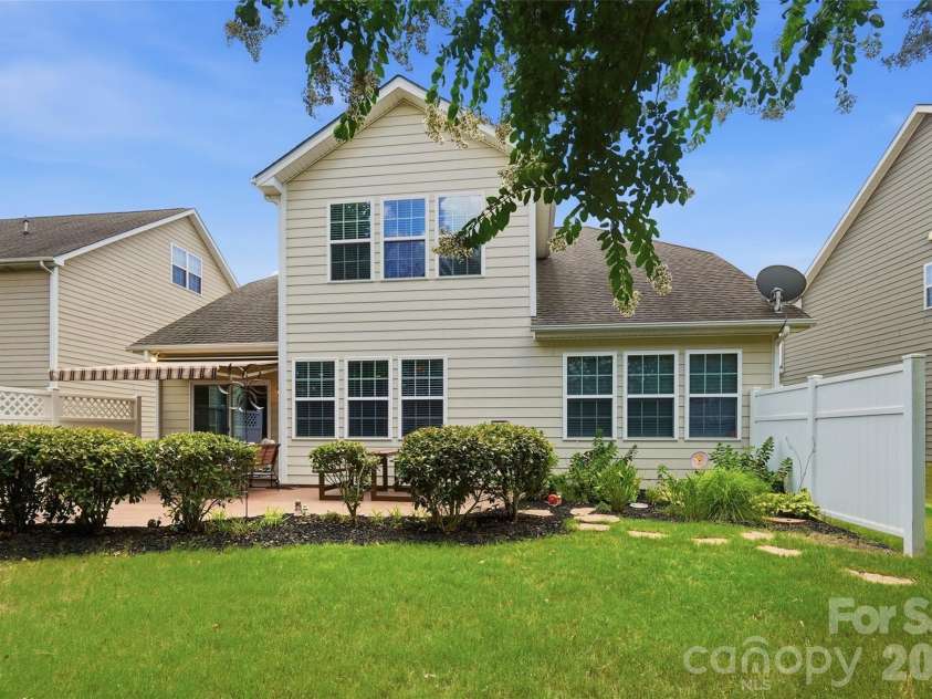 3715 Franklin Meadows Drive, Matthews, NC 28105.  MLS# CAR4400468, YatesRealty ID 42380. 