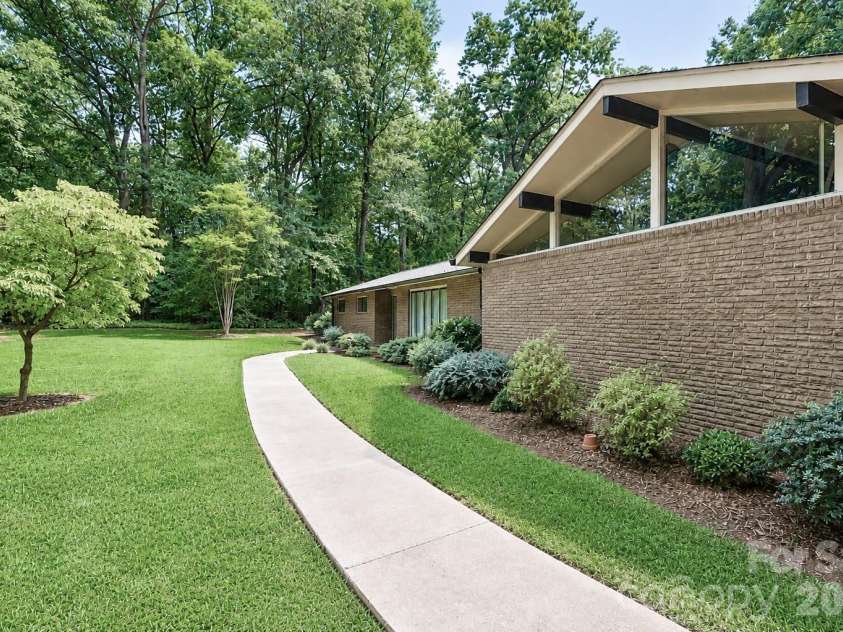 107 Augusta Drive, Statesville, NC 28625.  MLS# CAR4403997, YatesRealty ID 42381. 