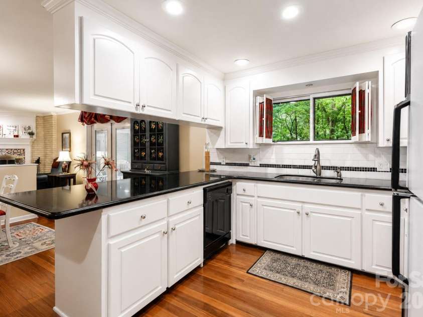 107 Augusta Drive, Statesville, NC 28625.  MLS# CAR4403997, YatesRealty ID 42381. 