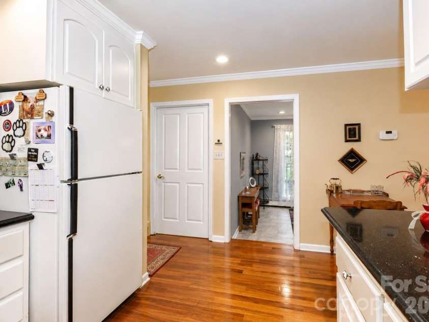 107 Augusta Drive, Statesville, NC 28625.  MLS# CAR4403997, YatesRealty ID 42381. 