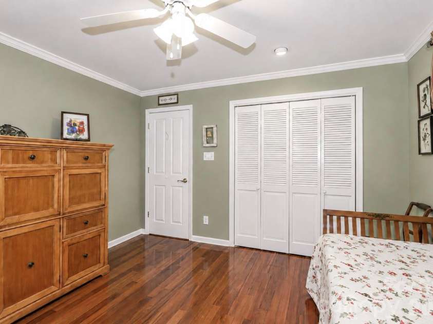 107 Augusta Drive, Statesville, NC 28625.  MLS# CAR4403997, YatesRealty ID 42381. 