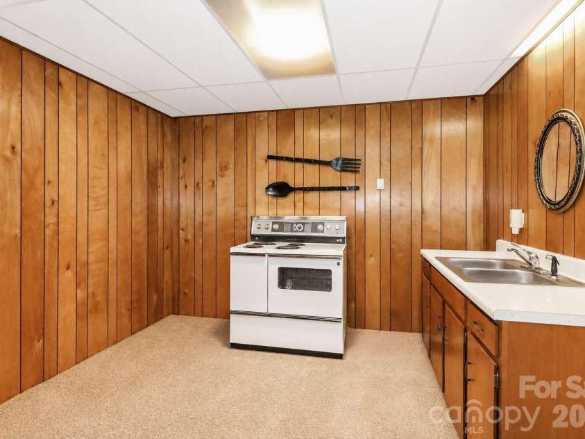 107 Augusta Drive, Statesville, NC 28625.  MLS# CAR4403997, YatesRealty ID 42381. 