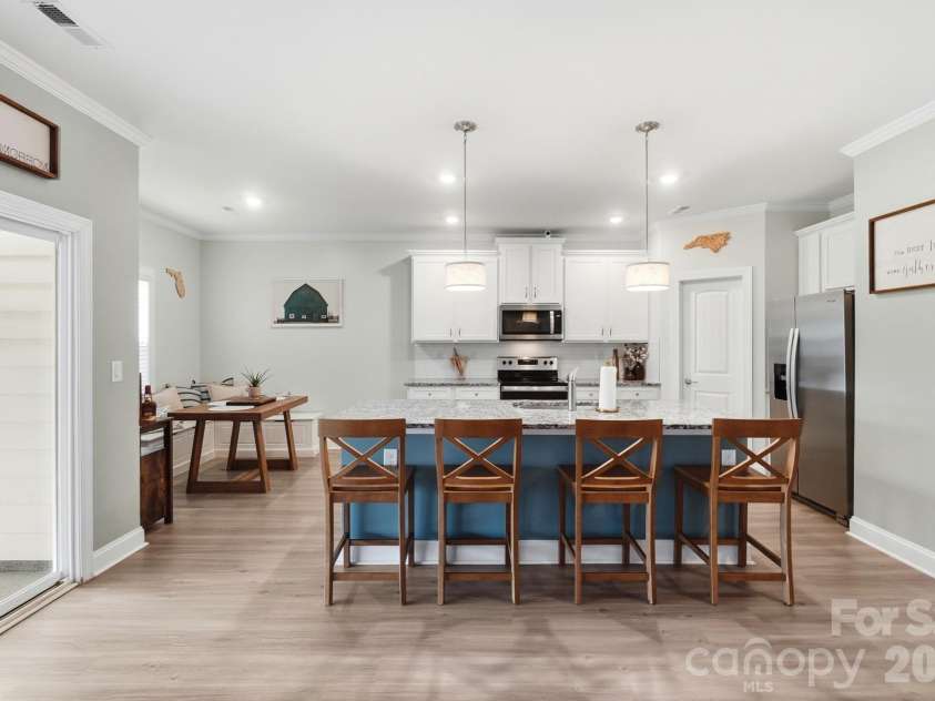 193 Adams Tree Way, Troutman, NC 28166.  MLS# CAR4405517, YatesRealty ID 42384. Kitchen with eat-in dining