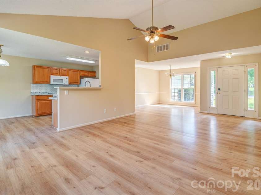 264 Cottage Ridge Road, Fletcher, NC 28732.  MLS# CAR4406301, YatesRealty ID 42386. 