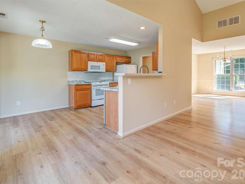 264 Cottage Ridge Road, Fletcher, NC 28732.  MLS# CAR4406301, YatesRealty ID 42386. 