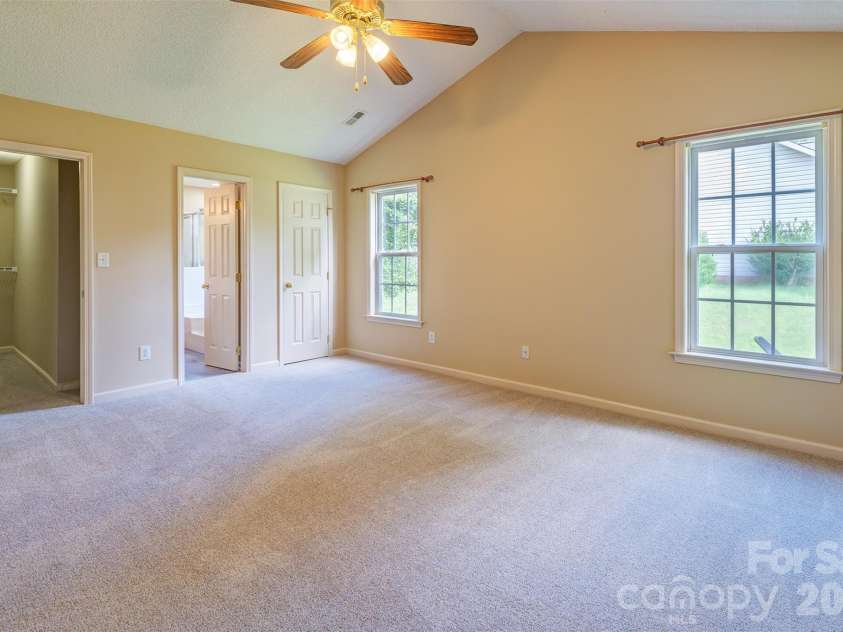 264 Cottage Ridge Road, Fletcher, NC 28732.  MLS# CAR4406301, YatesRealty ID 42386. 