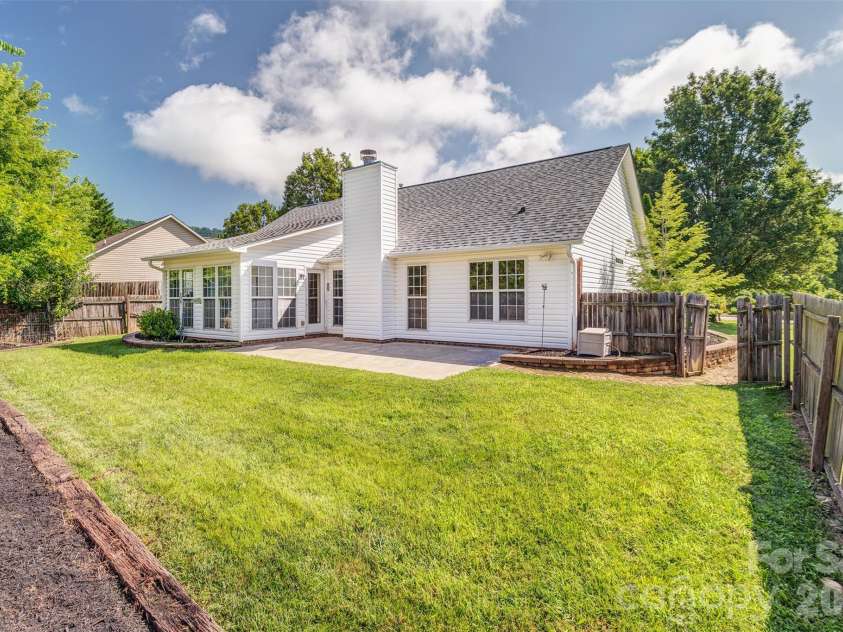 264 Cottage Ridge Road, Fletcher, NC 28732.  MLS# CAR4406301, YatesRealty ID 42386. 