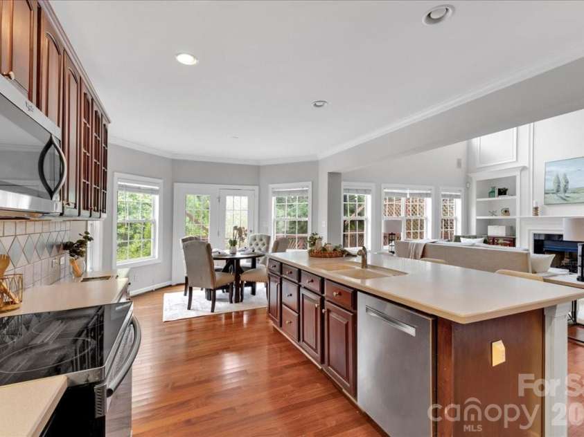 12616 Bannock Drive, Charlotte, NC 28277.  MLS# CAR4402383, YatesRealty ID 42387. Upgraded Appliances