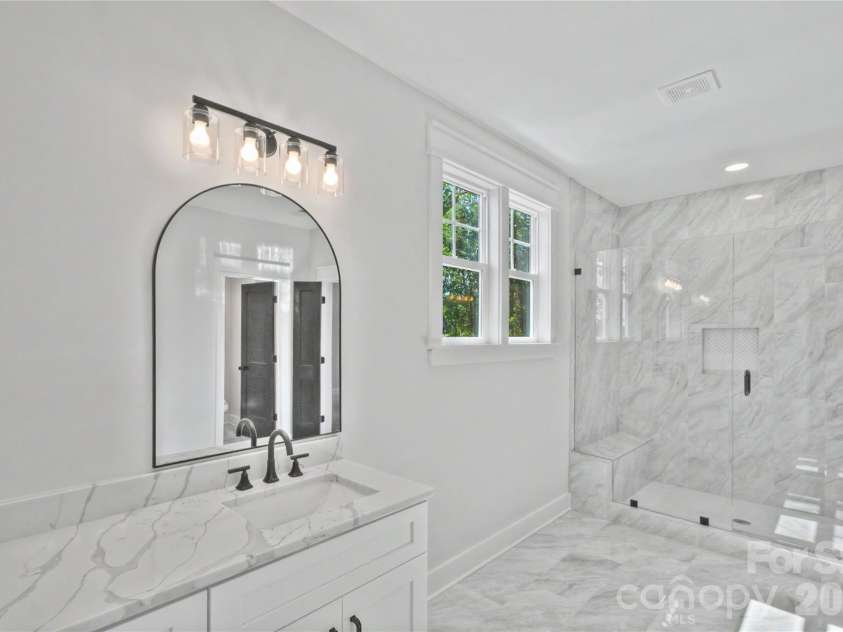 3159 Timber Run Lane, Maiden, NC 28650.  MLS# CAR4405270, YatesRealty ID 42388. Mnbath