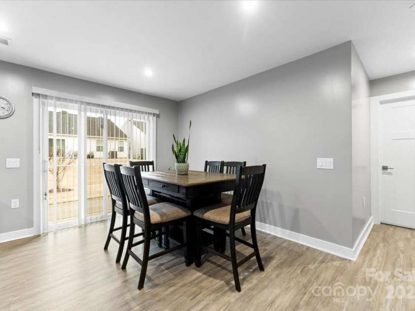 5025 Macvittie Lane, Charlotte, NC 28214.  MLS# CAR4218765, YatesRealty ID 4239. 