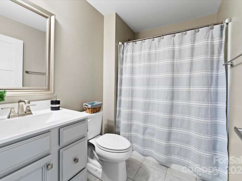 5025 Macvittie Lane, Charlotte, NC 28214.  MLS# CAR4218765, YatesRealty ID 4239. 