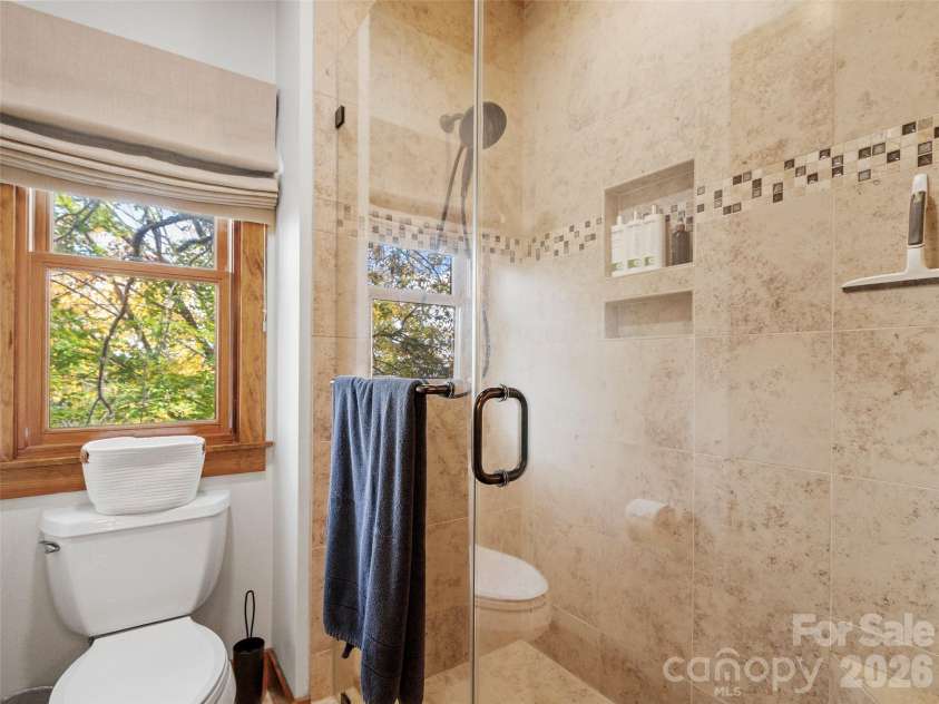 80 Slickrock Road, Burnsville, NC 28714.  MLS# CAR4310307, YatesRealty ID 4239. 