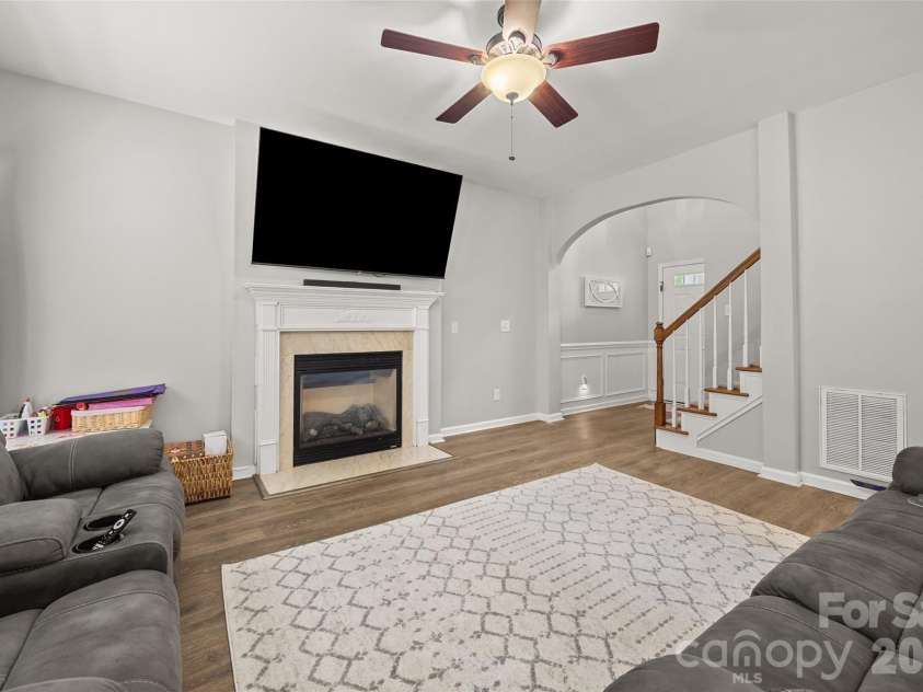 10216 Old Carolina Drive, Charlotte, NC 28214.  MLS# CAR4407197, YatesRealty ID 42390. 