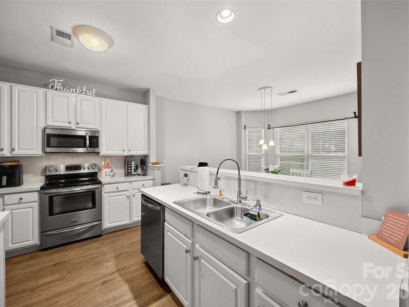 10216 Old Carolina Drive, Charlotte, NC 28214.  MLS# CAR4407197, YatesRealty ID 42390. 