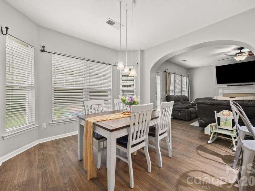 10216 Old Carolina Drive, Charlotte, NC 28214.  MLS# CAR4407197, YatesRealty ID 42390. 