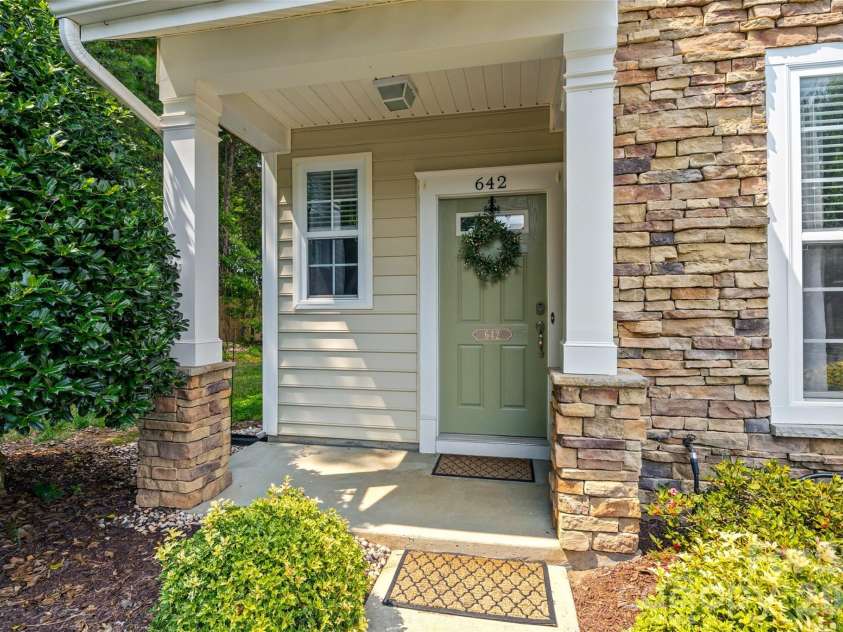 642 Brickdust Court, Fort Mill, SC 29708.  MLS# CAR4406324, YatesRealty ID 42392. 