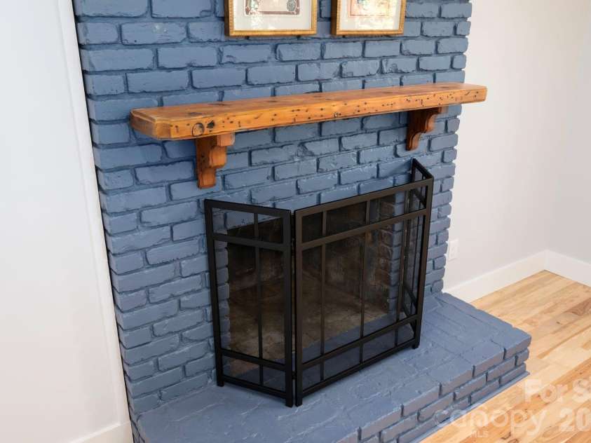 17 Woodhaven Place, Asheville, NC 28805.  MLS# CAR4400391, YatesRealty ID 42393. 