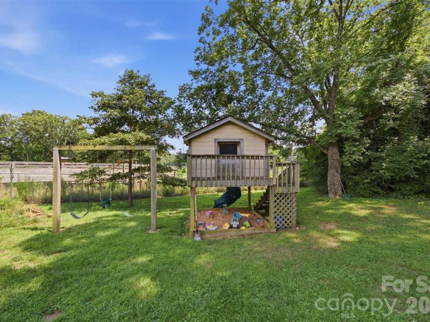 2106 Polkville Road, Shelby, NC 28150.  MLS# CAR4408893, YatesRealty ID 42395. 