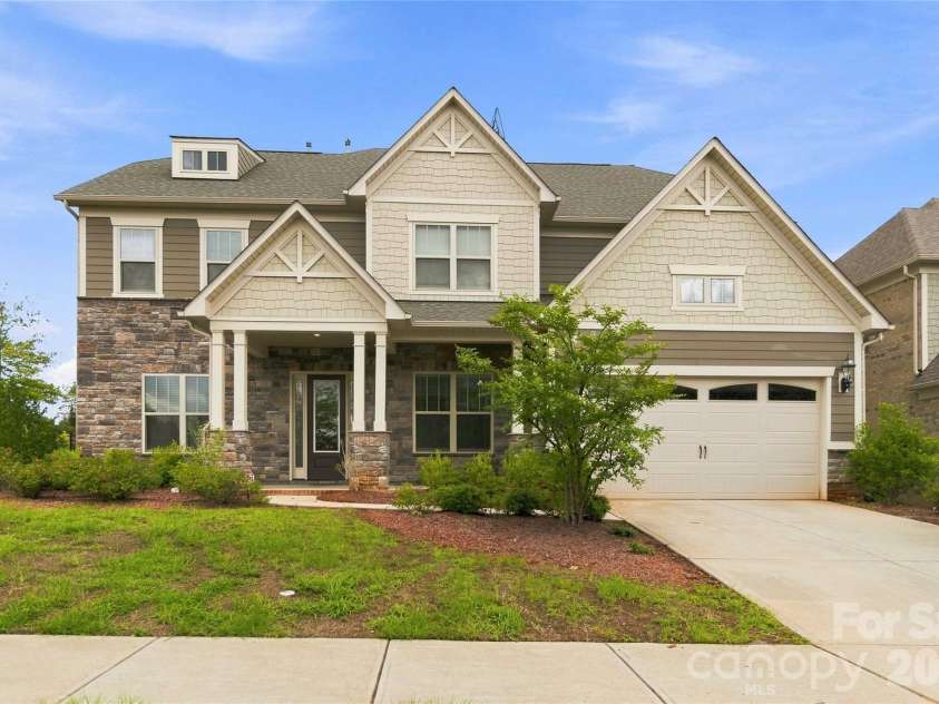 11422 Glanmire Drive, Matthews, NC 28105.  MLS# CAR4409361, YatesRealty ID 42396. 