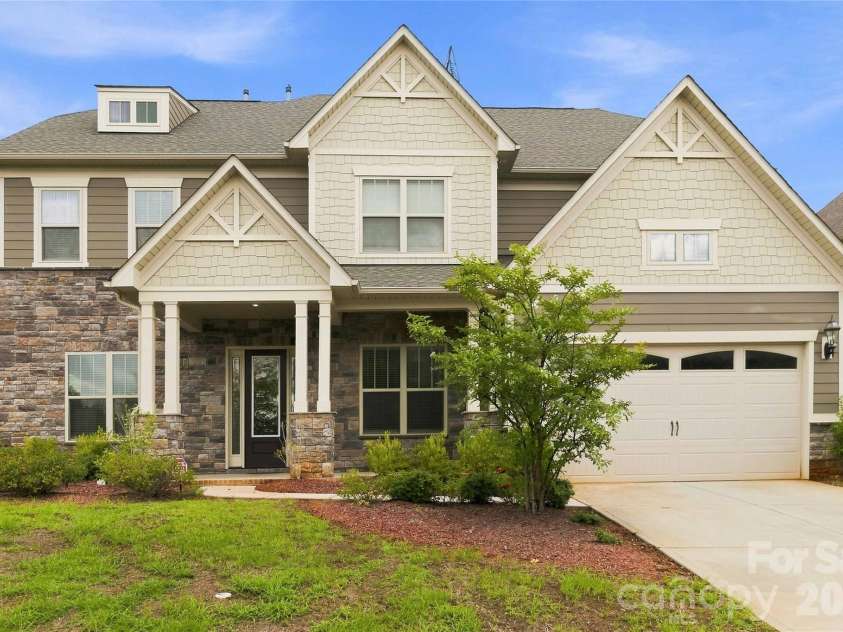 11422 Glanmire Drive, Matthews, NC 28105.  MLS# CAR4409361, YatesRealty ID 42396. 