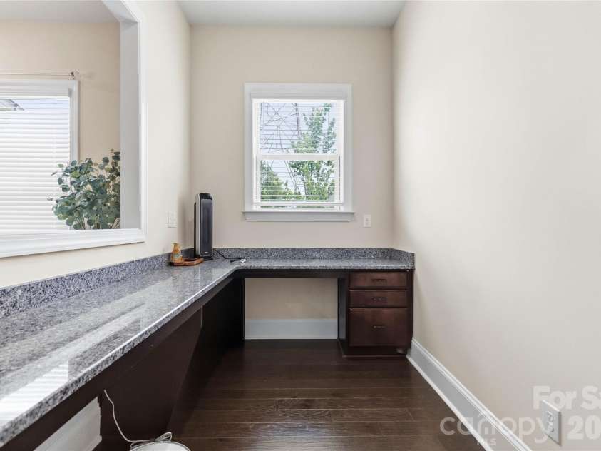11422 Glanmire Drive, Matthews, NC 28105.  MLS# CAR4409361, YatesRealty ID 42396. 