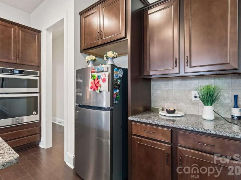 11422 Glanmire Drive, Matthews, NC 28105.  MLS# CAR4409361, YatesRealty ID 42396. 