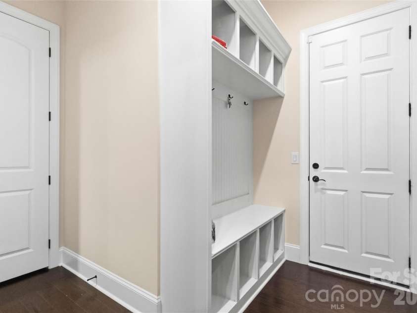 11422 Glanmire Drive, Matthews, NC 28105.  MLS# CAR4409361, YatesRealty ID 42396. 