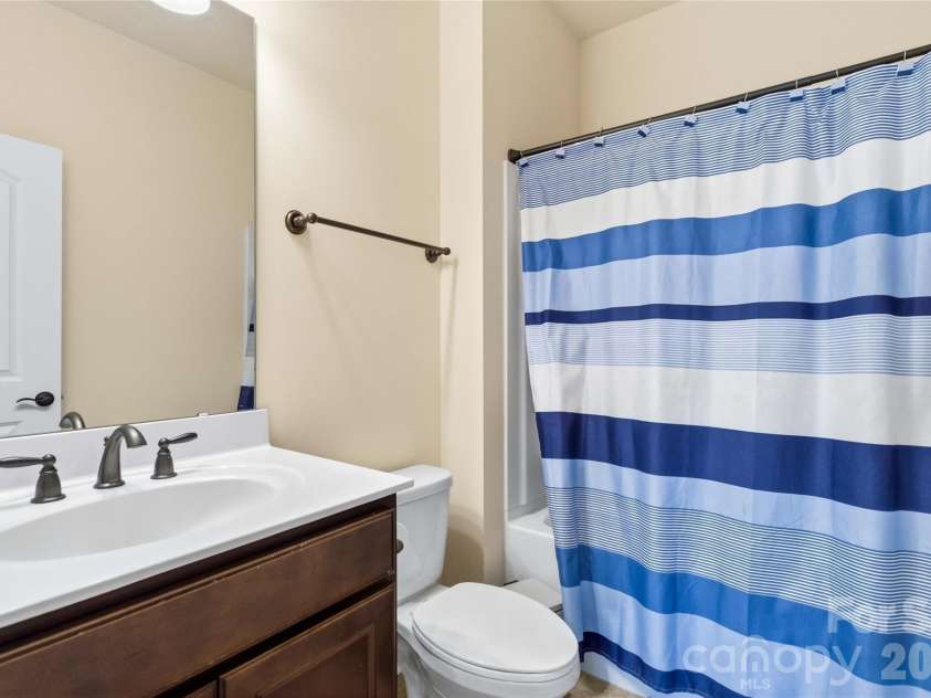 11422 Glanmire Drive, Matthews, NC 28105.  MLS# CAR4409361, YatesRealty ID 42396. 