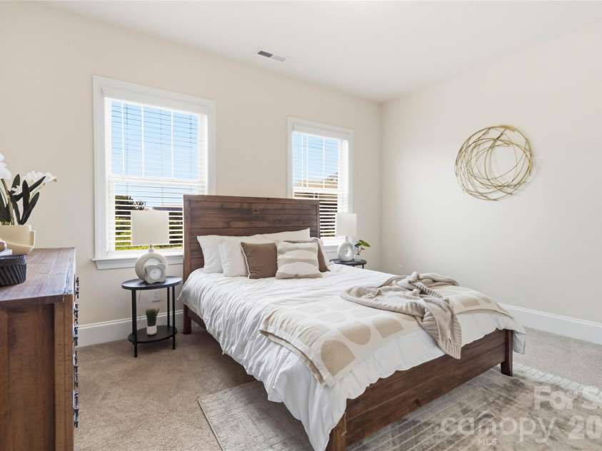 11422 Glanmire Drive, Matthews, NC 28105.  MLS# CAR4409361, YatesRealty ID 42396. 