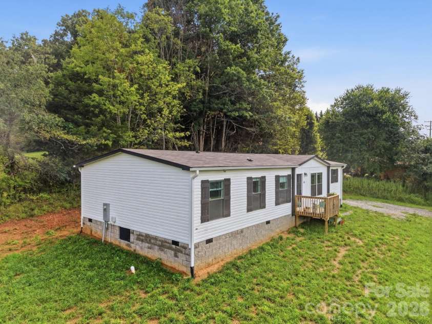 526 Cane River School Road, Burnsville, NC 28714.  MLS# CAR4405690, YatesRealty ID 42398. 